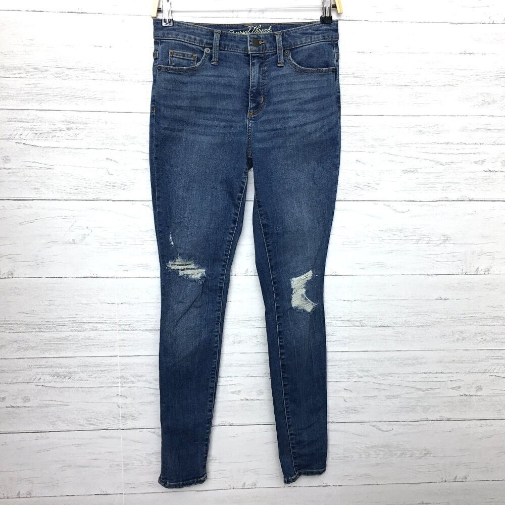 Universal Thread Women's Jeans High Rise Skinny Distressed size 2 length 31"